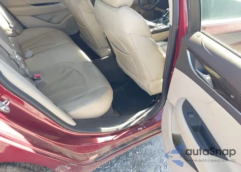 2017 Buick Lacrosse Essence z USA, uszkodzony, nr VIN 1G4ZP5SS3HU122169